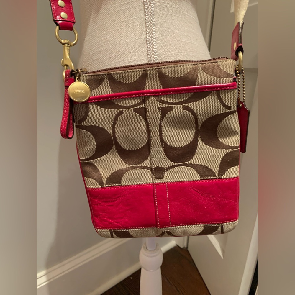 💕COACH ZIPPERED TOP CROSSBODY HANDBAG💕EXCELLENT CONDITION! - Picture 2 of 11